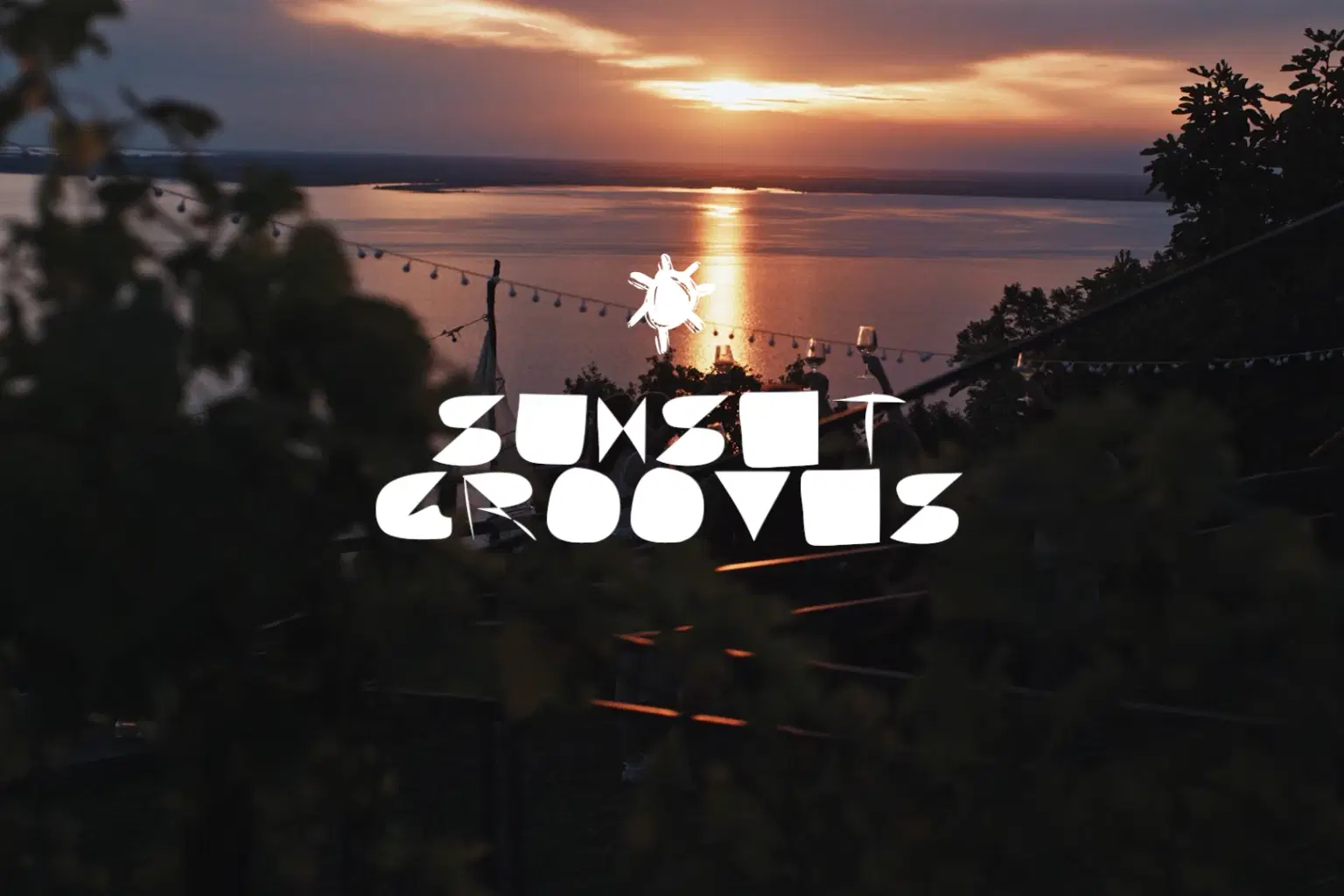 CM048 SUNSET GROOVES_cover.png